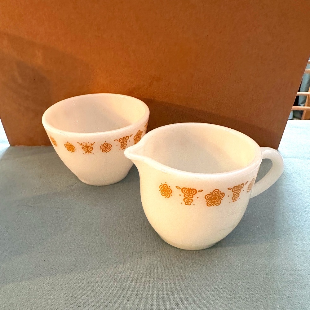Pyrex Butterfly Pattern Creamer/Sugar Set